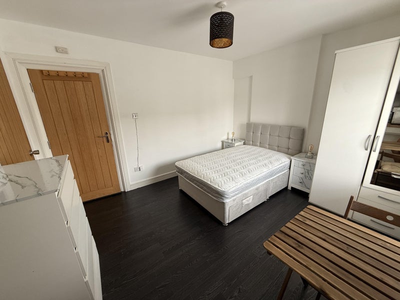 Room Steers Mead in Greater London