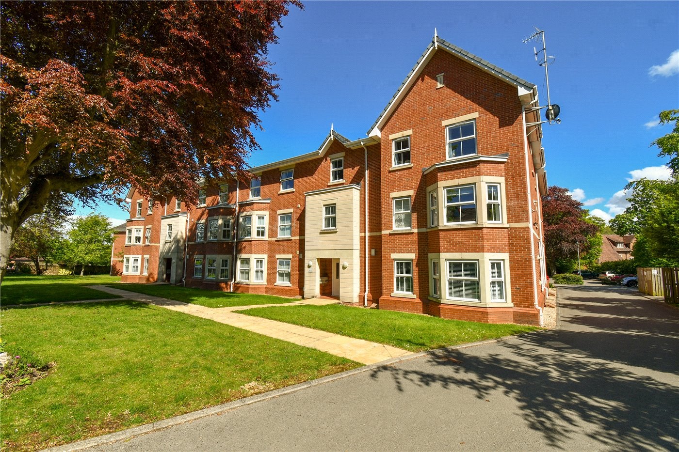 Flat Kingsmead Road South in Oxton