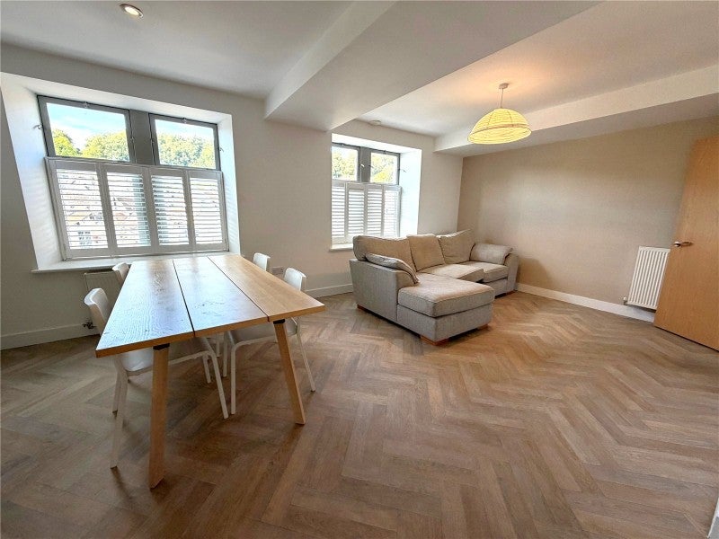Flat Kingston Road in Bradford-on-Avon