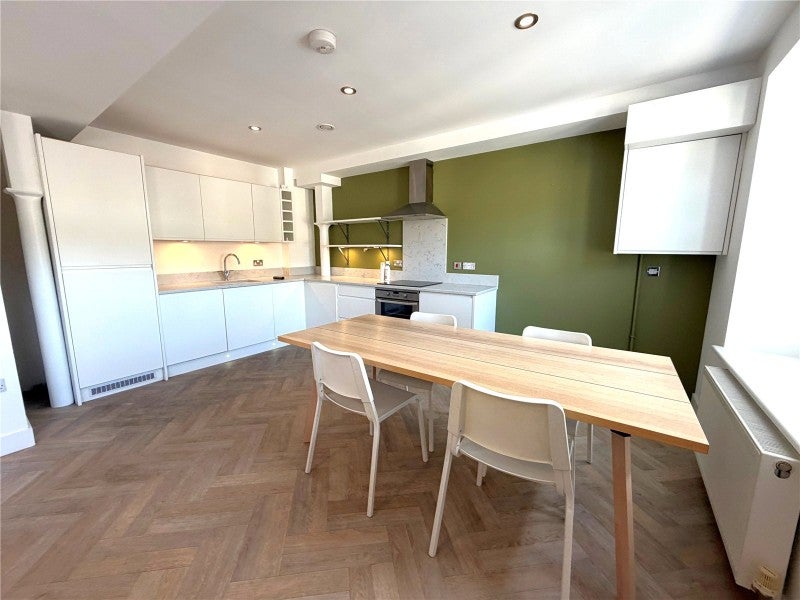 Flat Kingston Road in Bradford-on-Avon