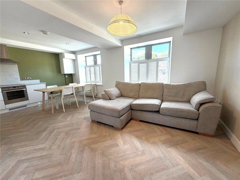 Flat Kingston Road in Bradford-on-Avon