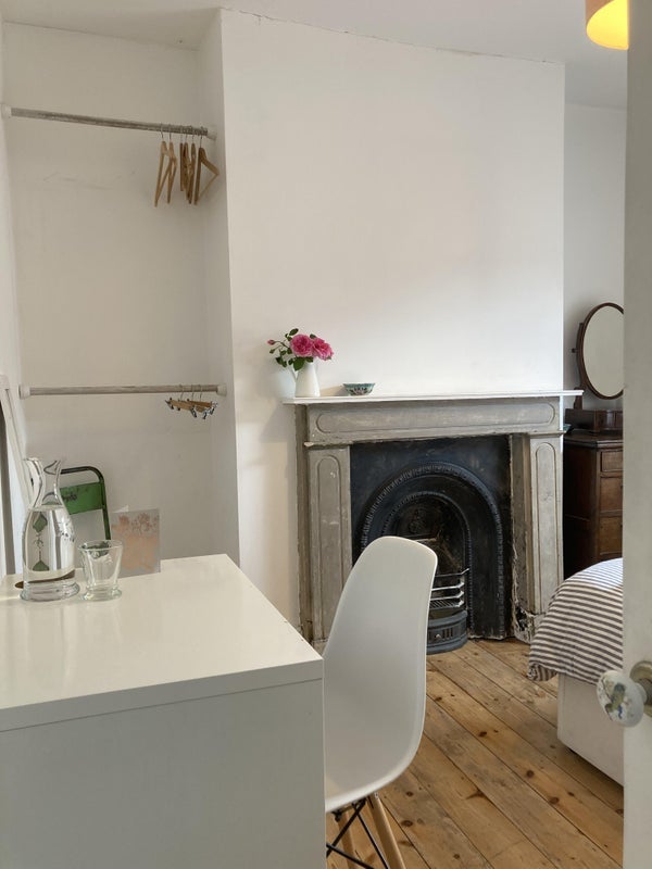 Room Cassland Road in Greater London