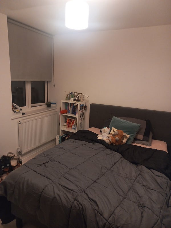 Room Dingley Lane in Greater London