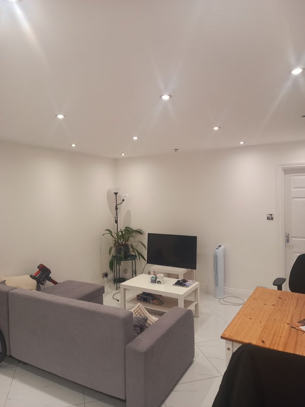 Room Dingley Lane in Greater London