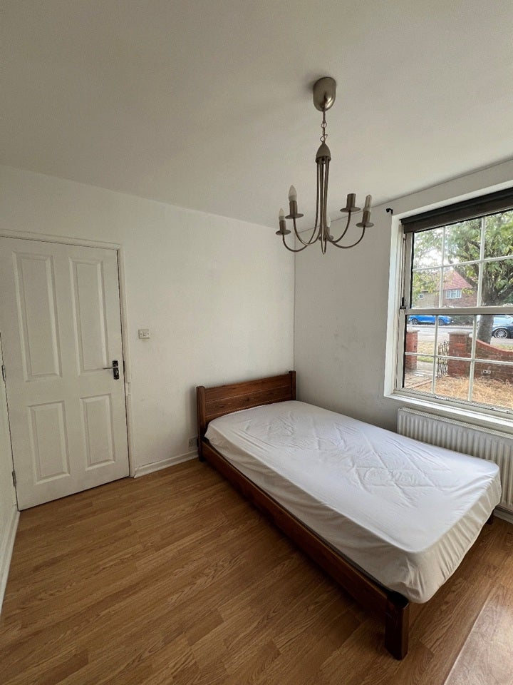 Room St. Helier Avenue in Greater London