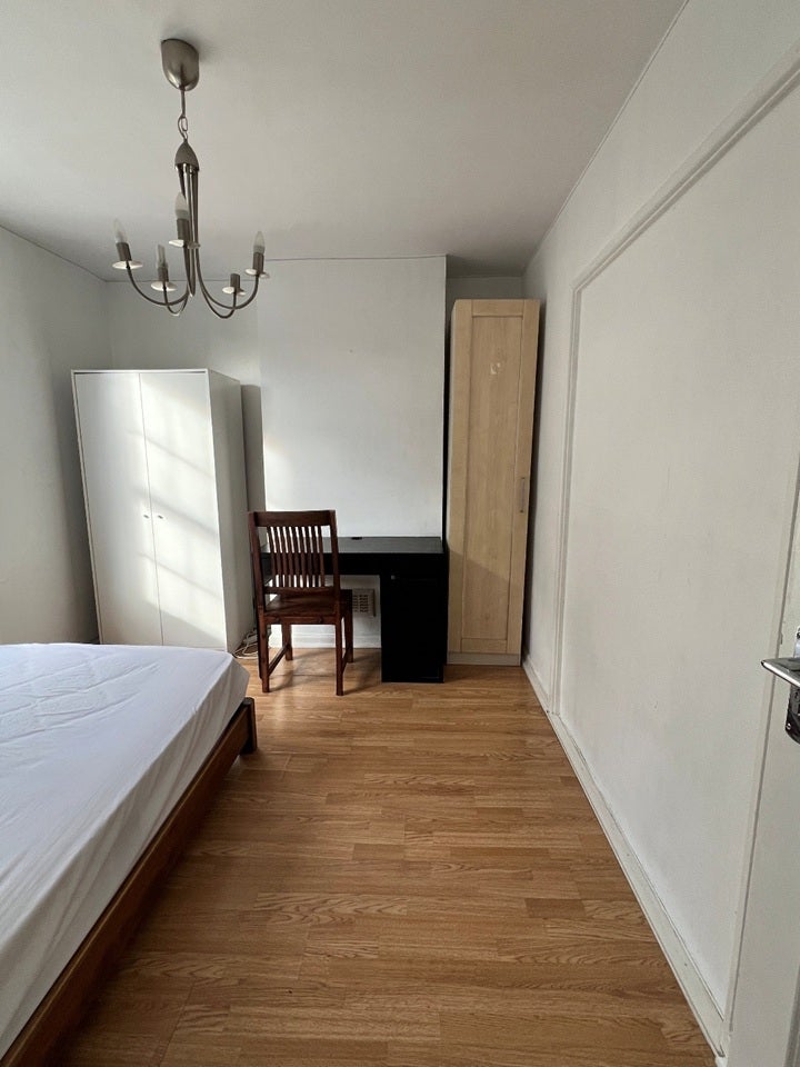 Room St. Helier Avenue in Greater London