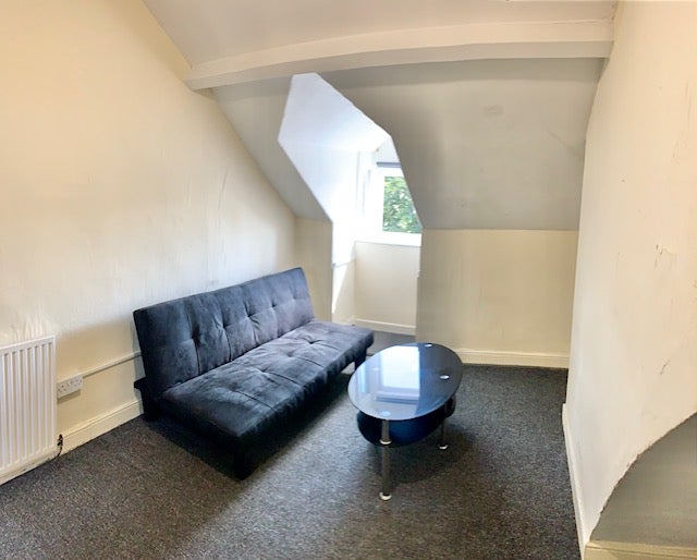 Flat Cowbridge Road East in Cardiff