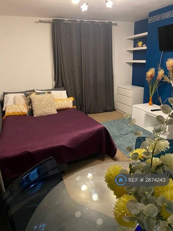 Room Moulsecoomb Way in Brighton