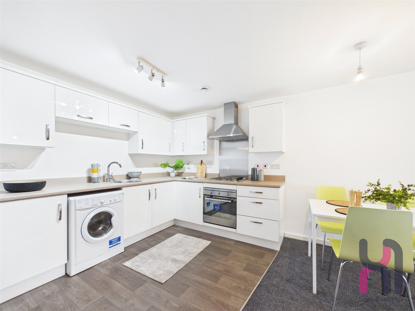 Flat Elmira Way in Salford