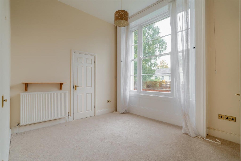 Flat Kensington Avenue in Cheltenham