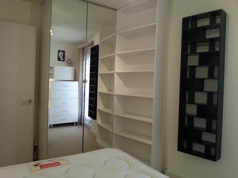 Room Commercial Road in Greater London