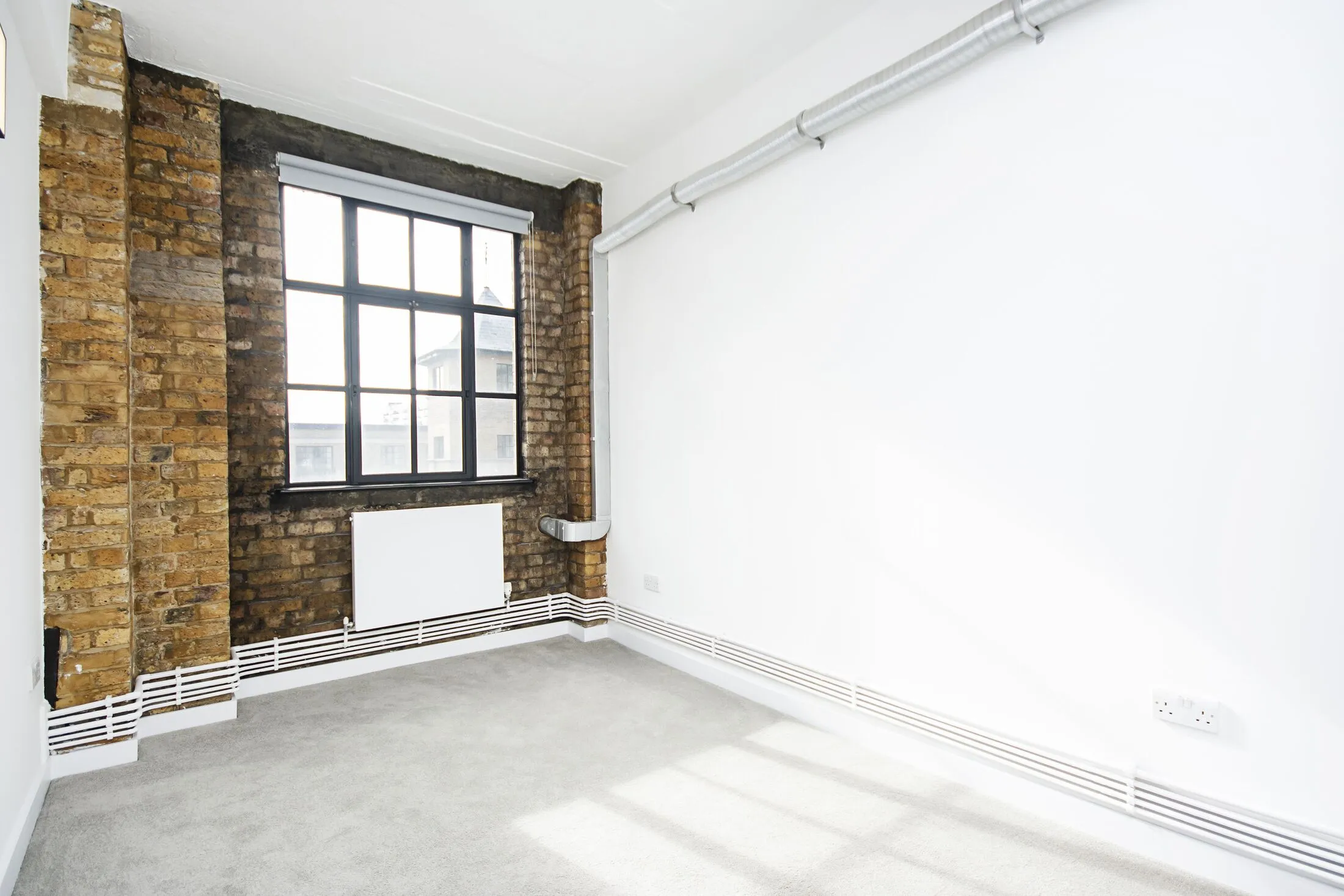 Flat Tyssen Street in Greater London