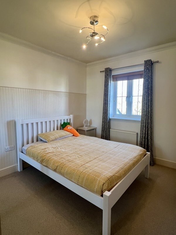 Room Briar Wood Close in Greater London