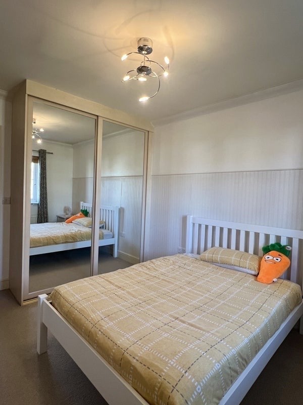 Room Briar Wood Close in Greater London