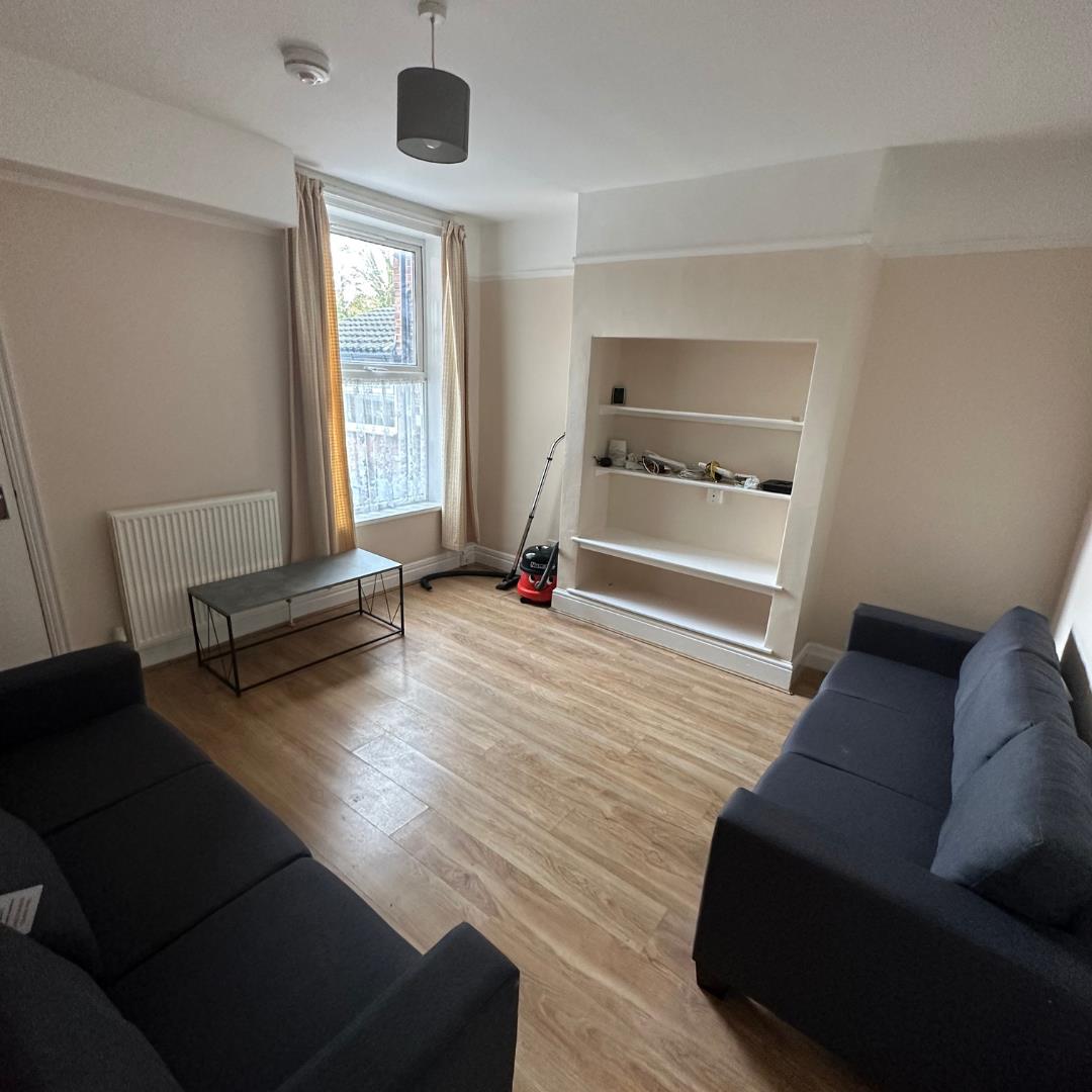 Room Cranbrook Avenue in Hull