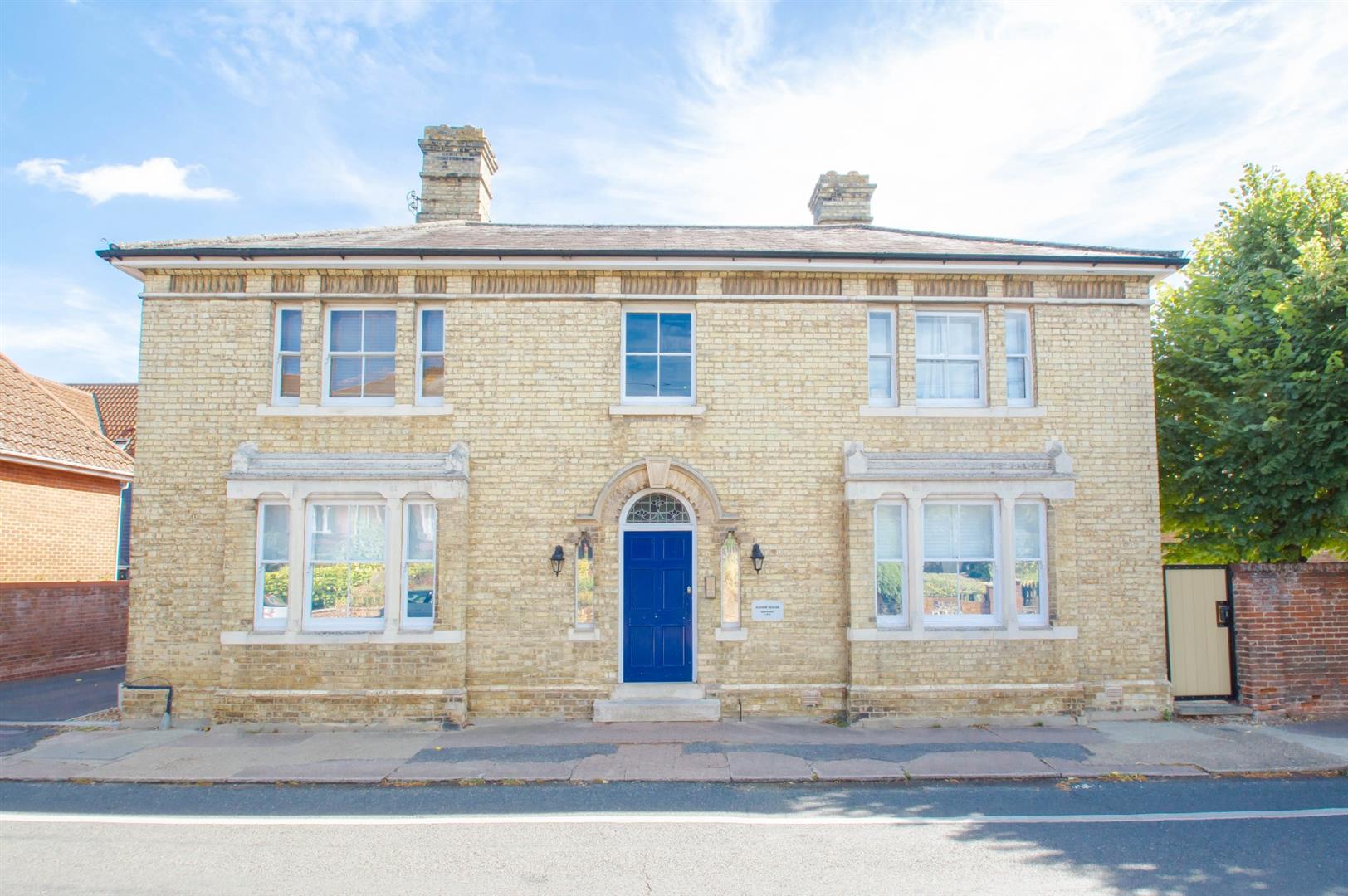 Flat Bernhard Row in West Suffolk