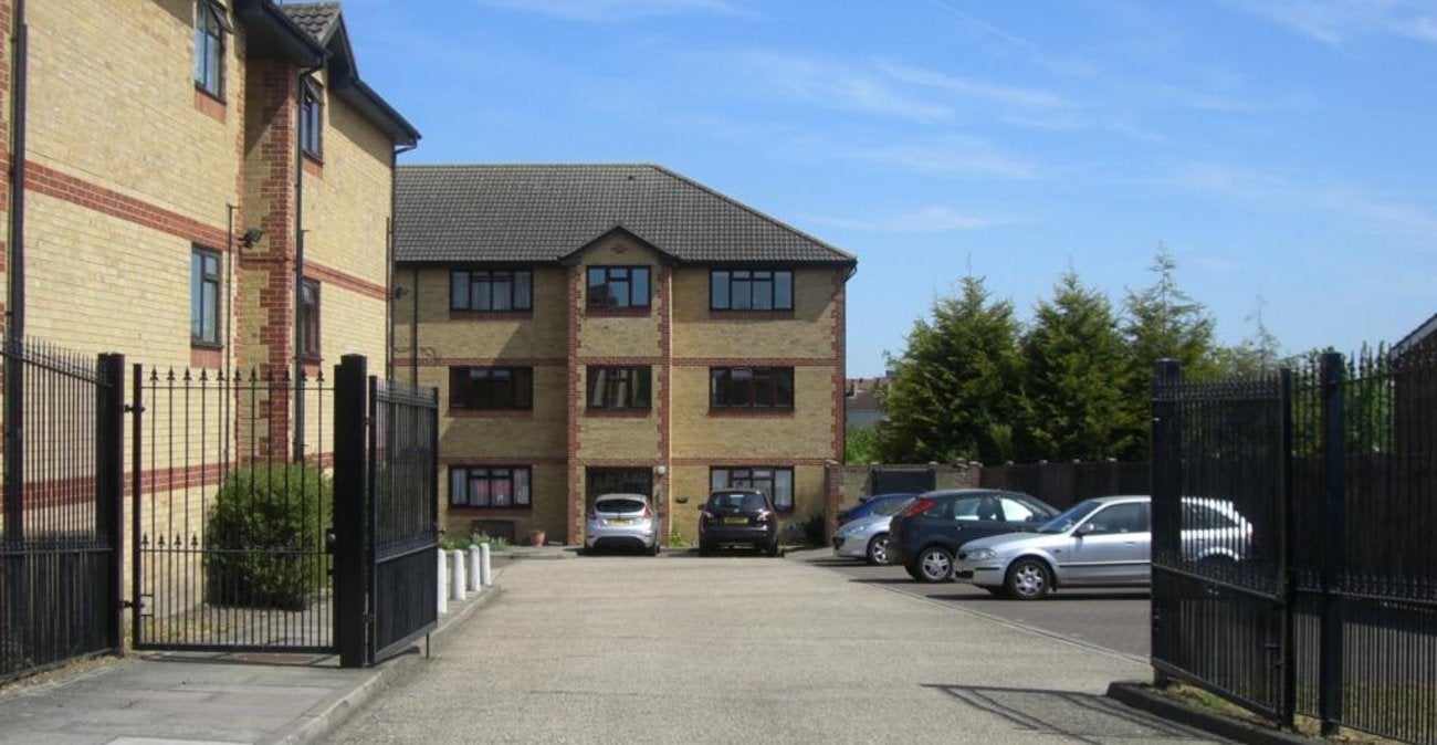Flat Cheshunt Road in Greater London