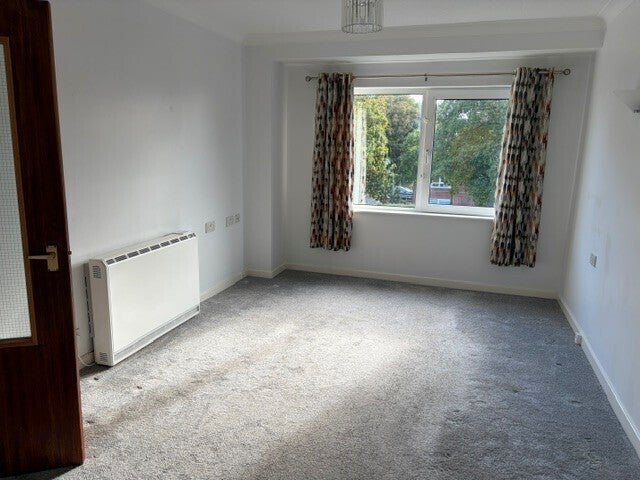 Flat Clifton Drive in Borough of Fylde