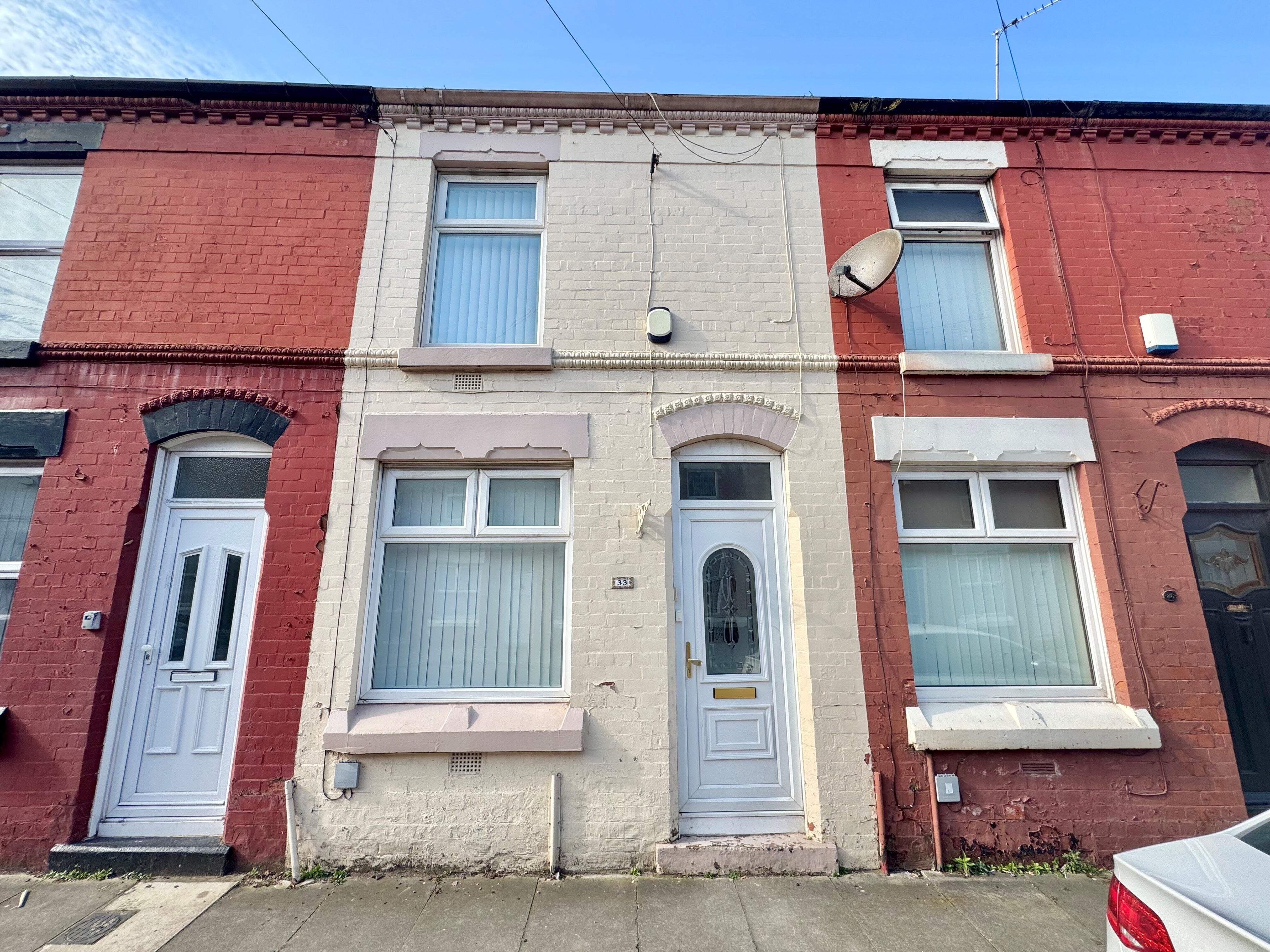 Flat St Ives Grove in Liverpool