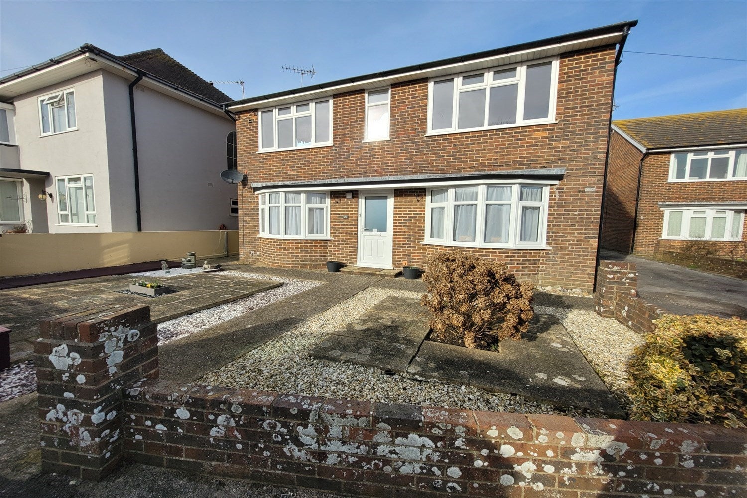 Flat Templesheen Road in Arun
