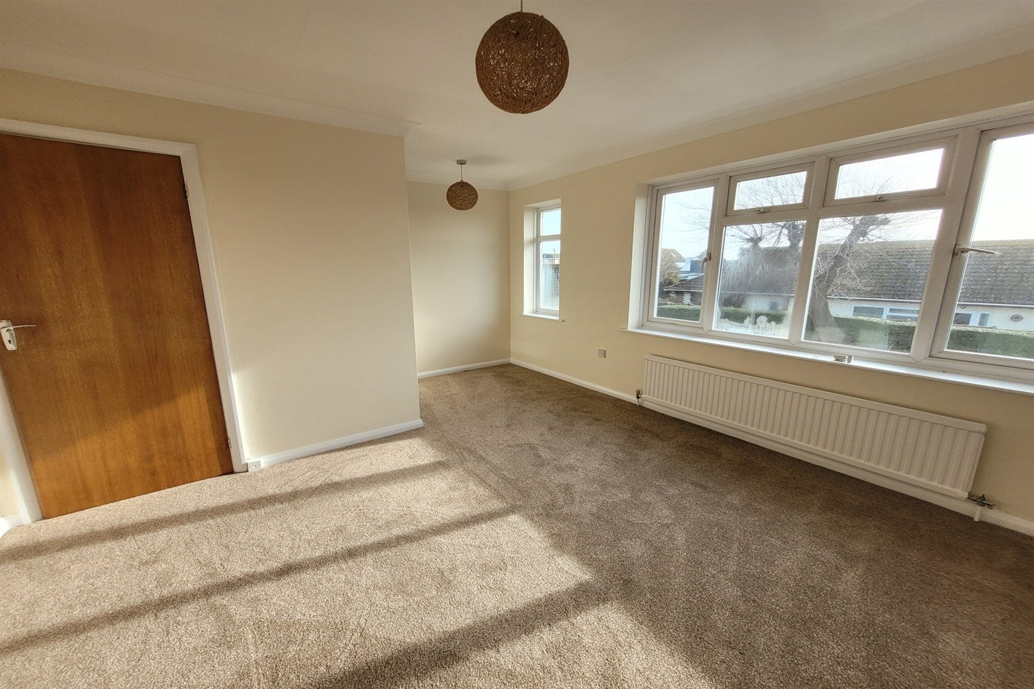 Flat Templesheen Road in Arun