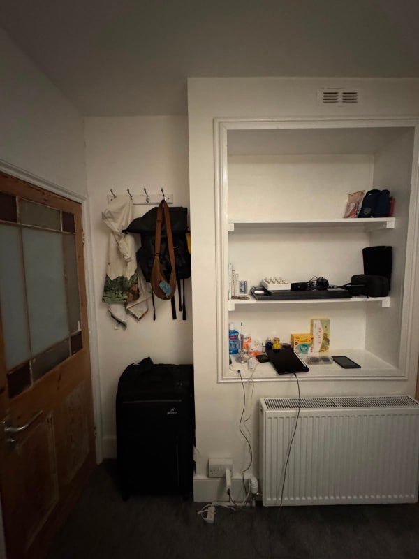 Room Mildenhall Road in Greater London