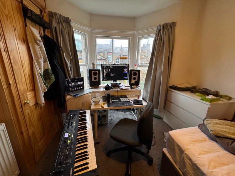 Room Mildenhall Road in Greater London