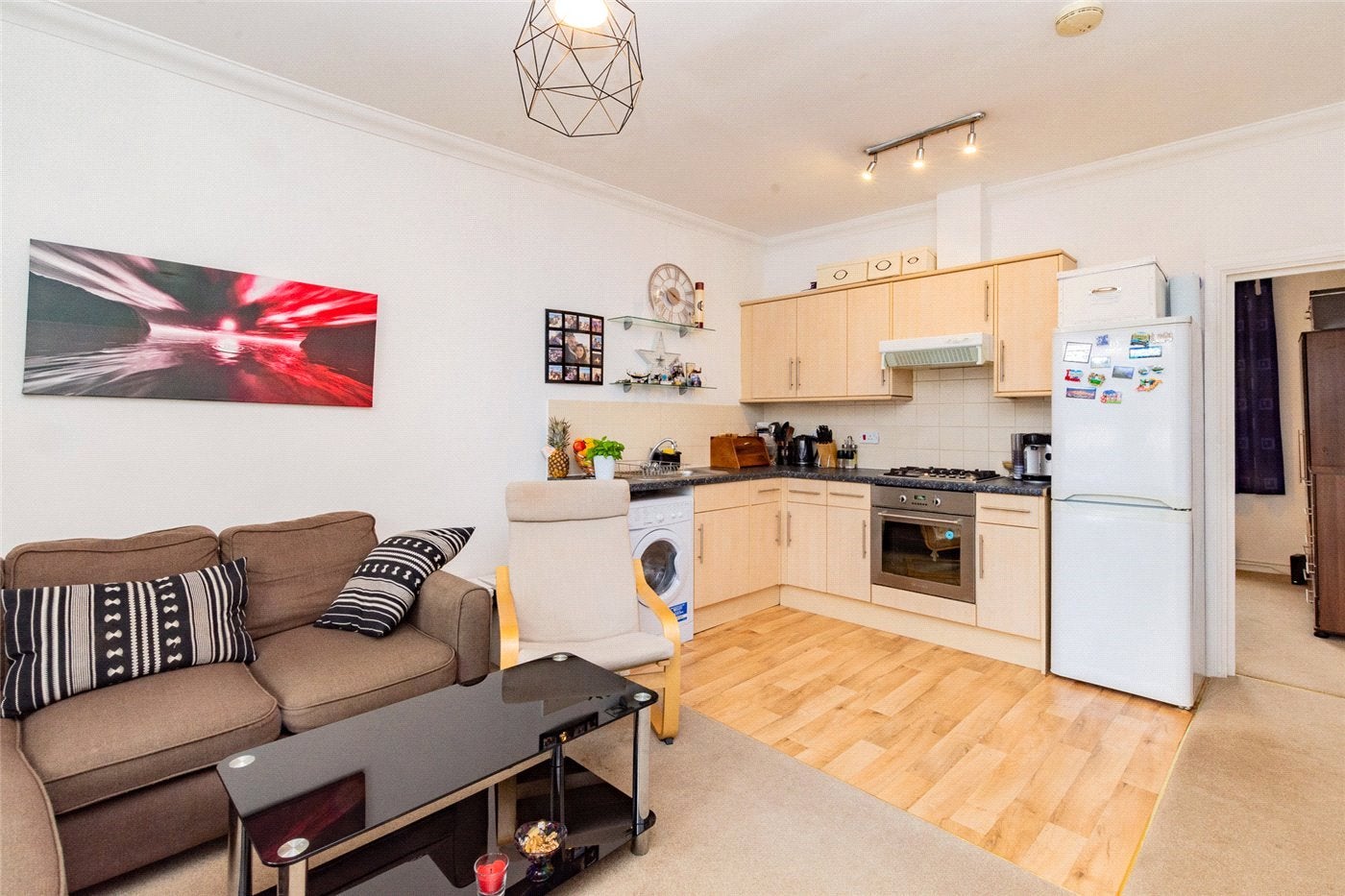 Flat Vale Grove in Greater London