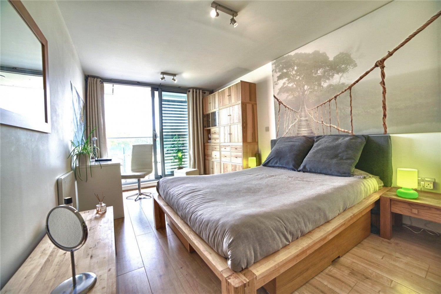 Flat Copperfield Road in Greater London