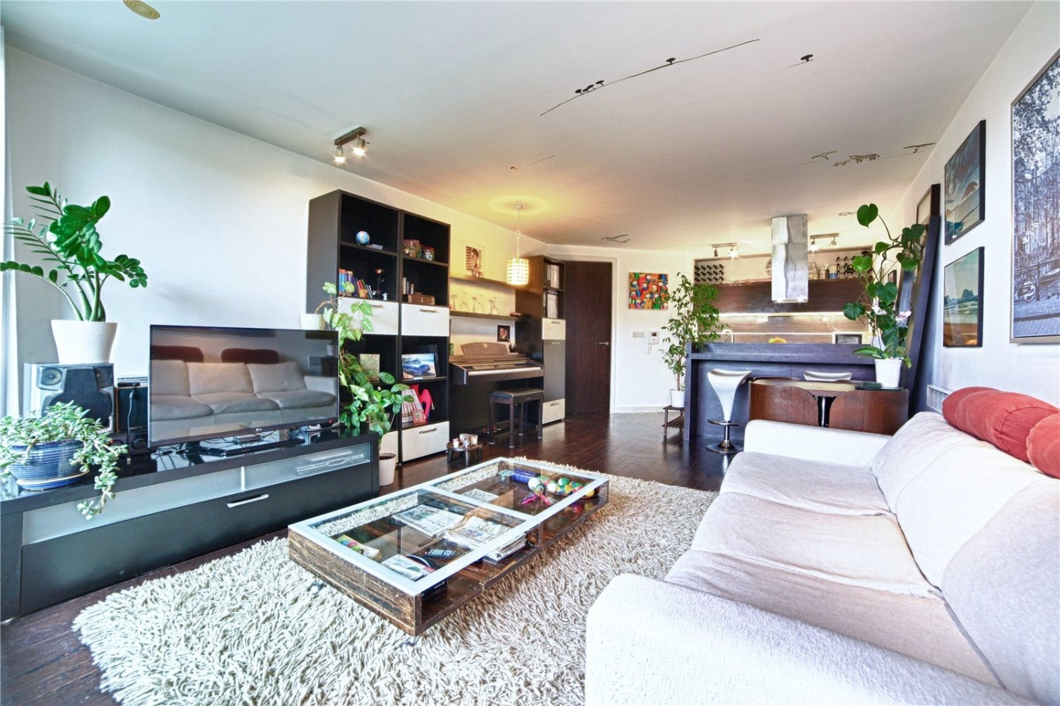 Flat Copperfield Road in Greater London