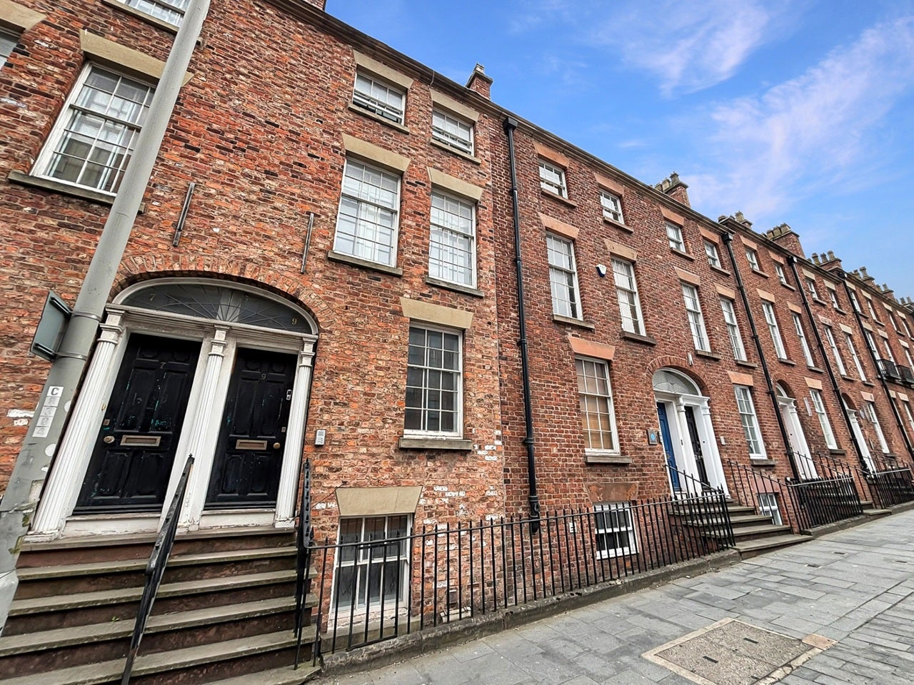 Flat Seymour Street in Liverpool