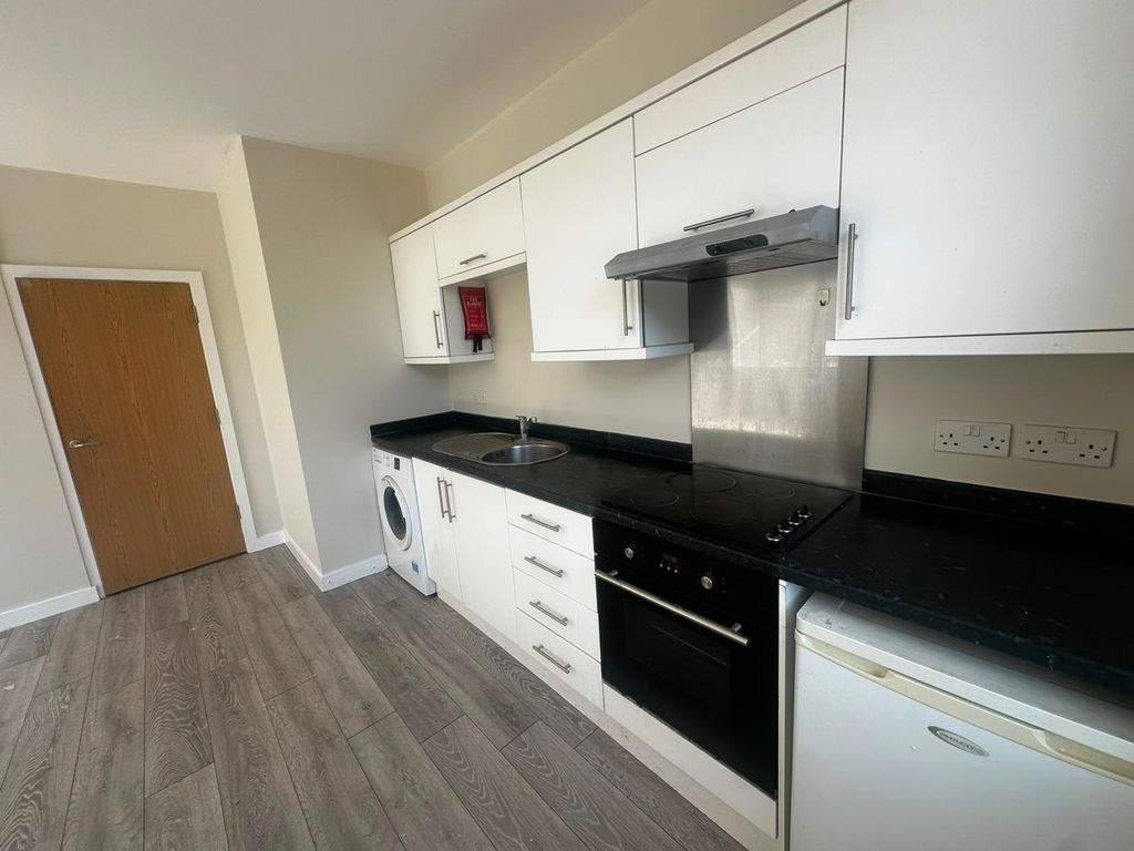 Flat Lanier Road in Greater London