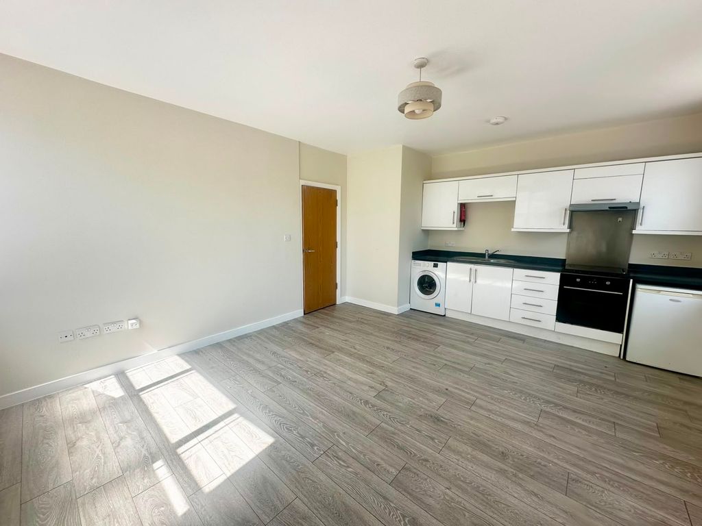 Flat Lanier Road in Greater London