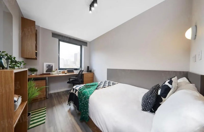 Room Jennens Road in Birmingham