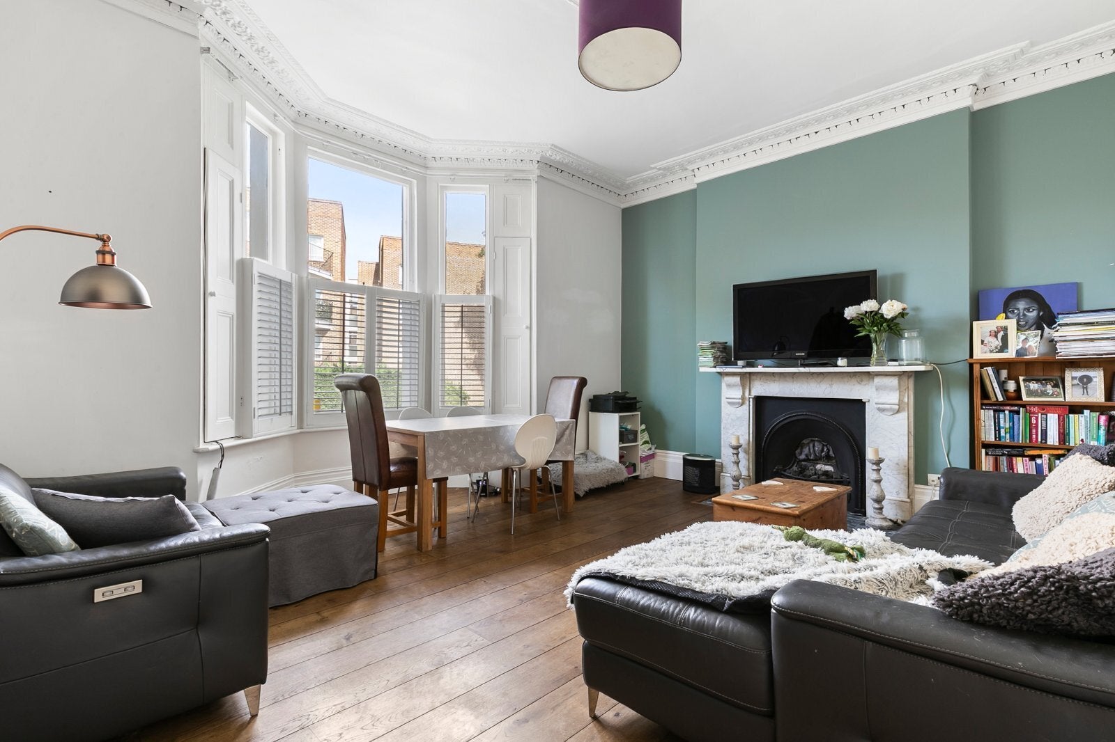 Flat Mount Ararat Road in Greater London