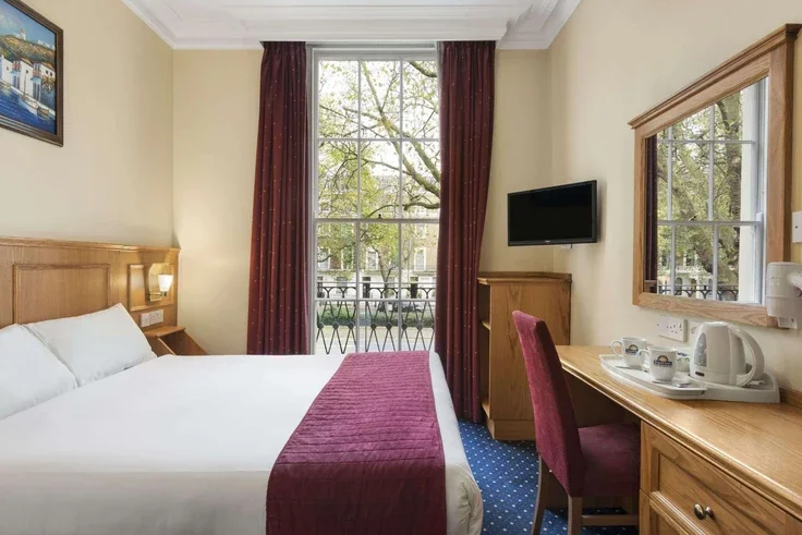 Flat Sussex Gardens in City of Westminster