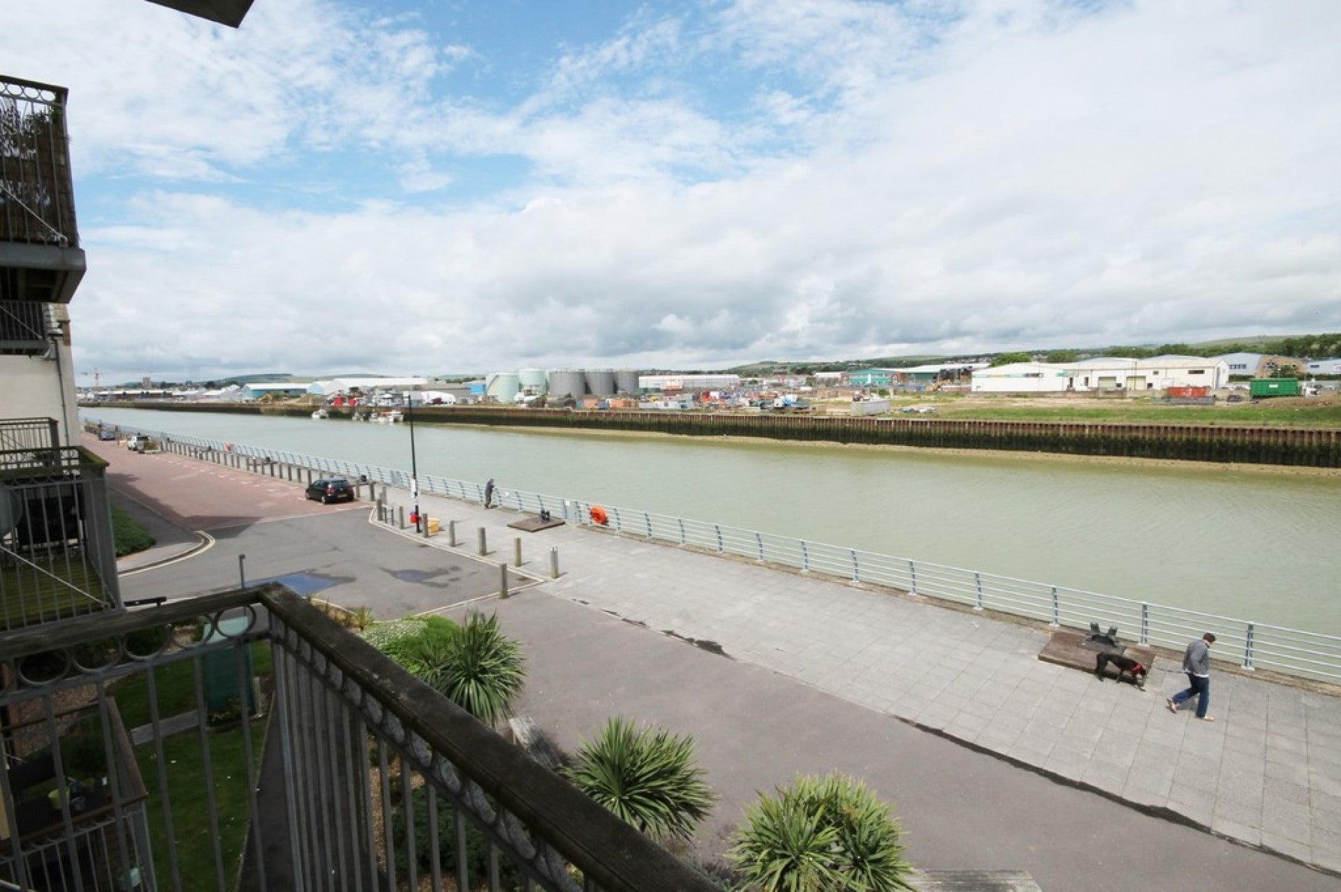 Flat Sussex Wharf in Adur