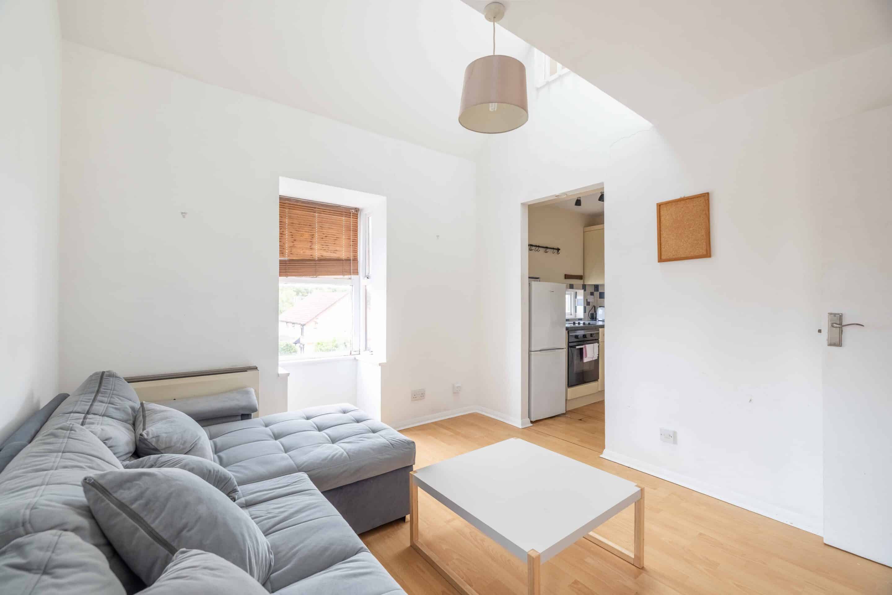 Flat Cobb Close in Datchet