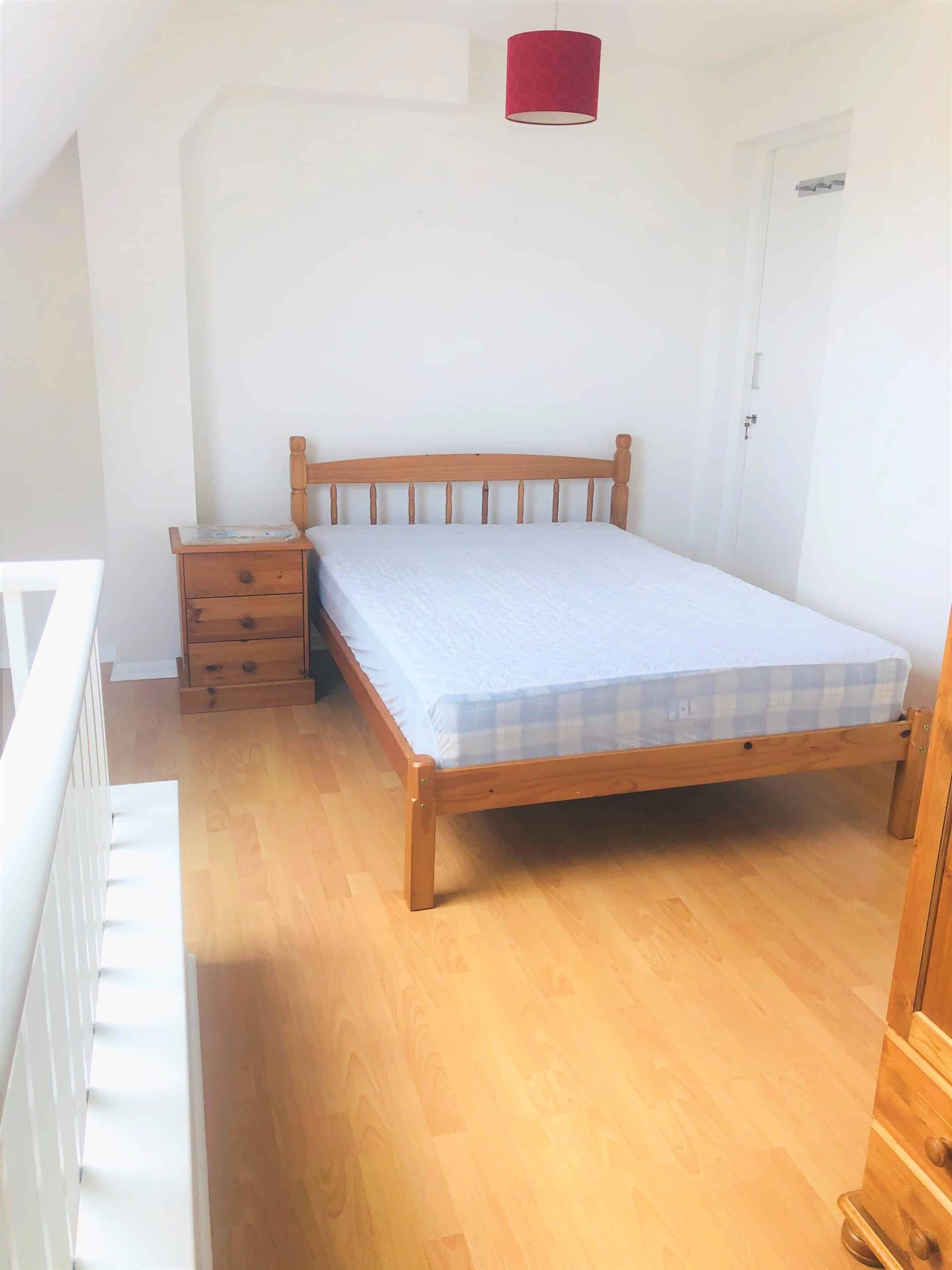 Flat Cobb Close in Datchet