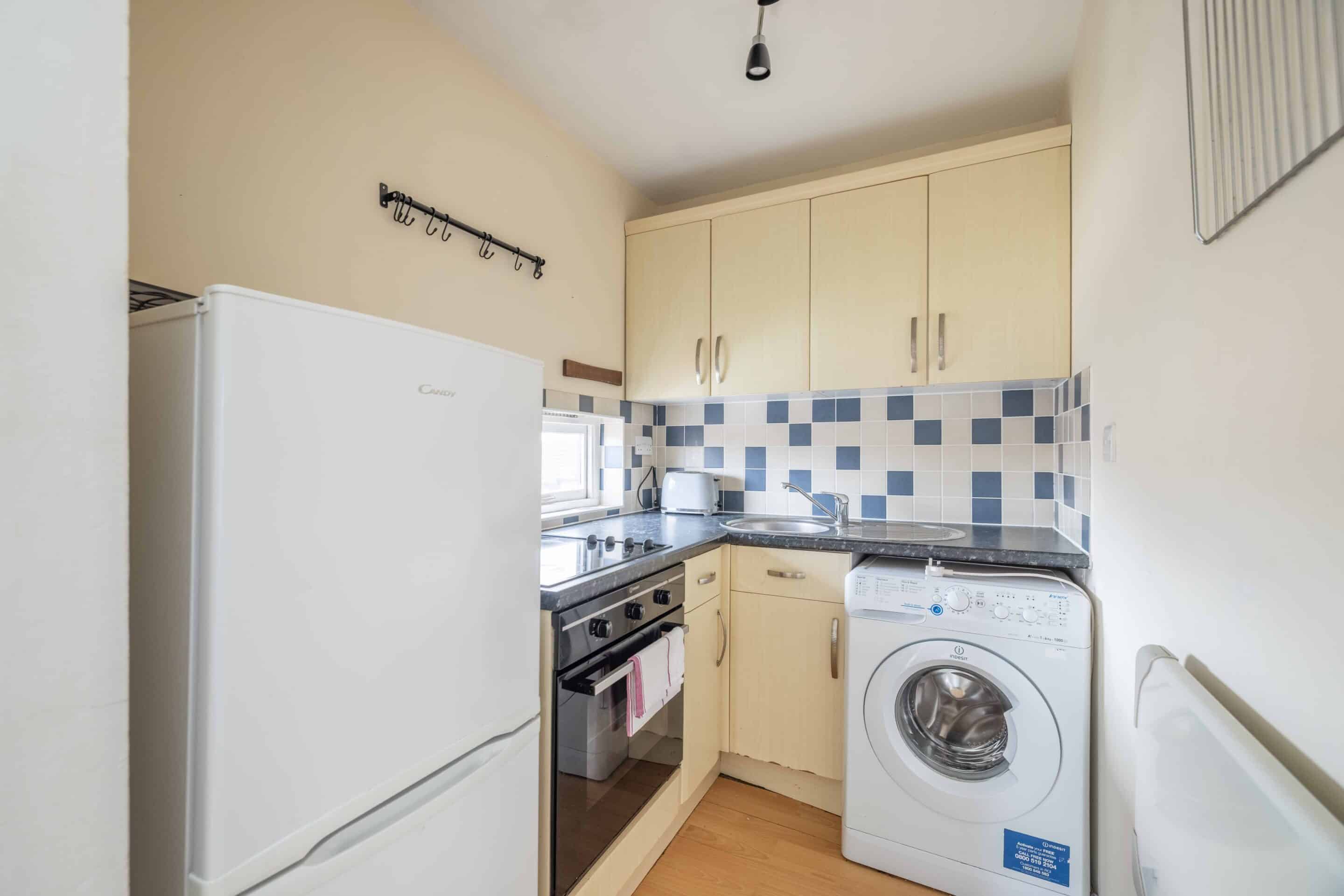Flat Cobb Close in Datchet