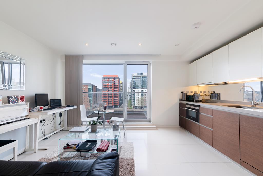 Flat Alexia Square in Greater London