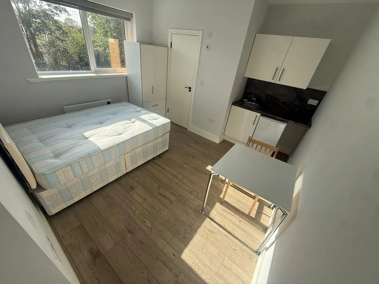 Room Uxbridge Road in Greater London