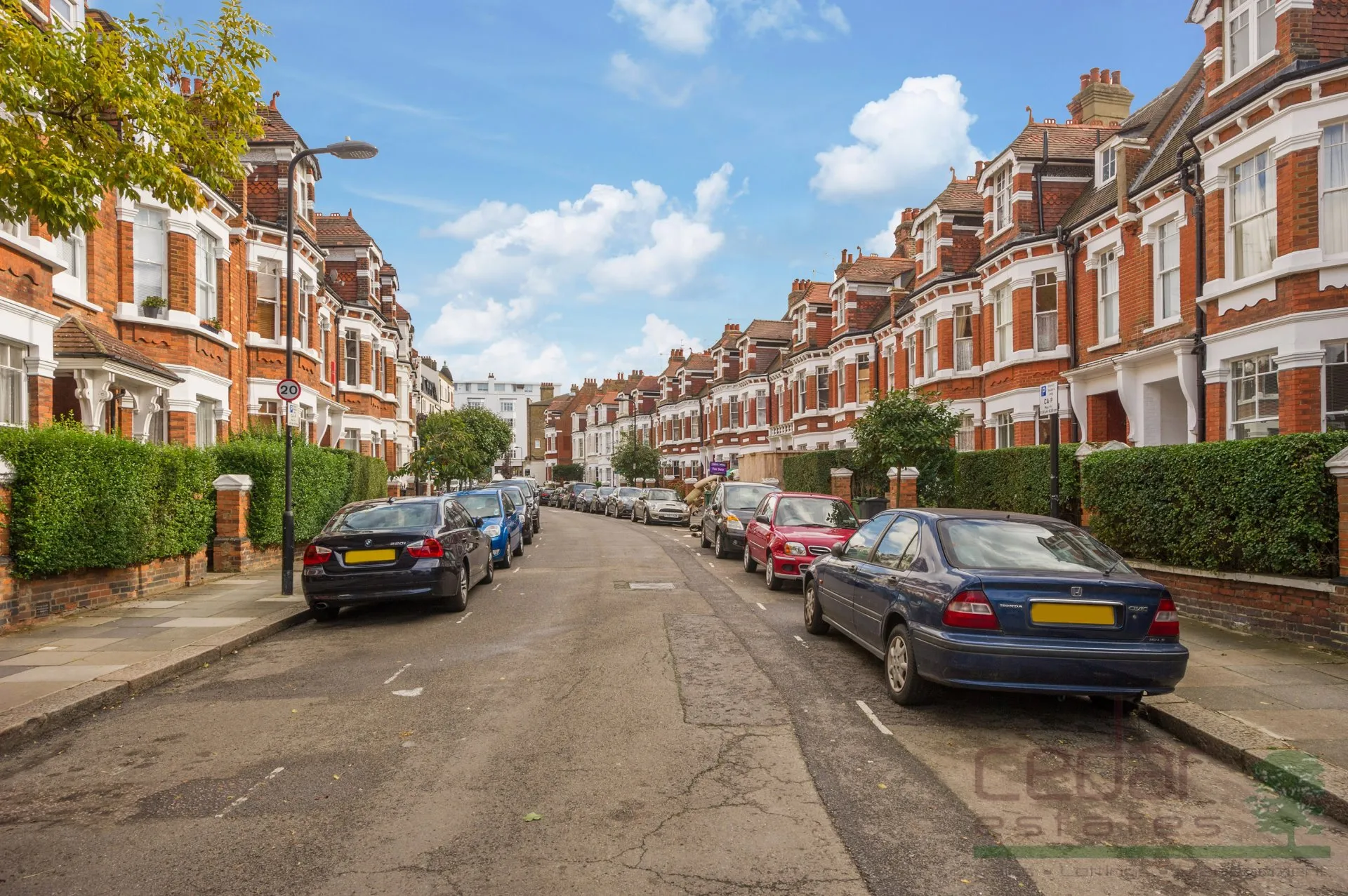 Flat Inglewood Road in Greater London