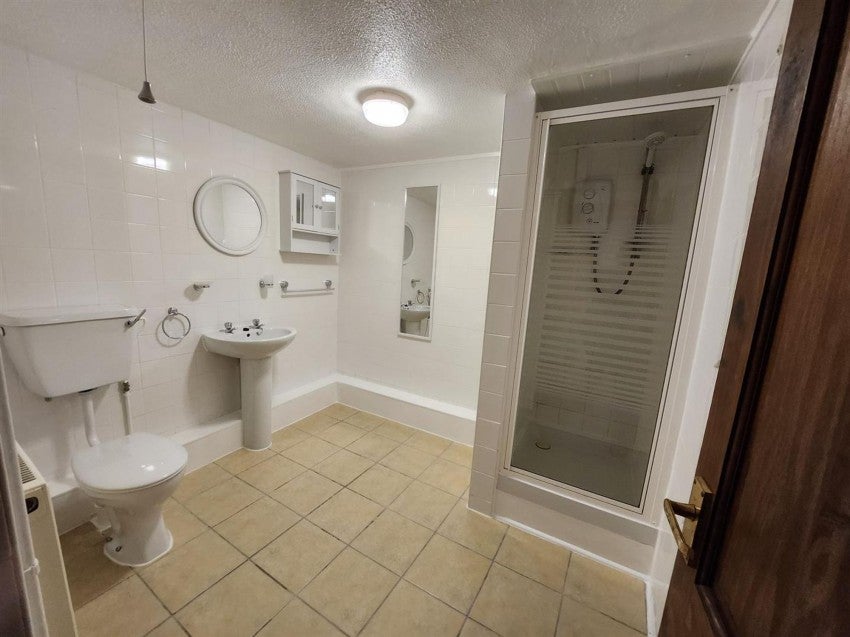 Flat Mariners Square in Haverfordwest