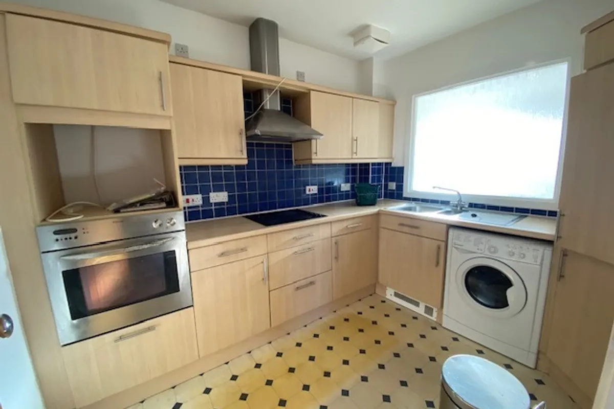 Flat Heol Pontprennau in Cardiff