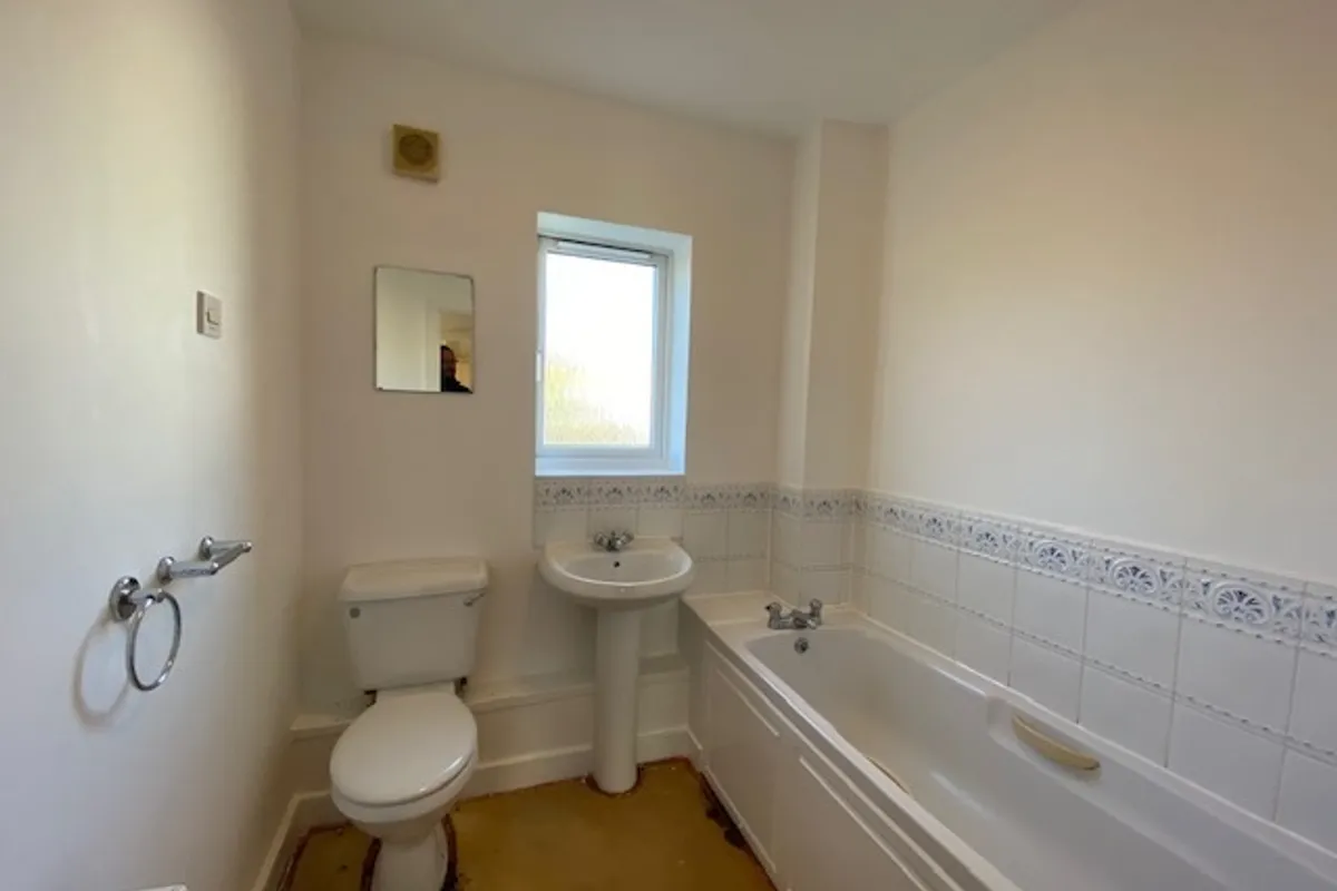 Flat Heol Pontprennau in Cardiff