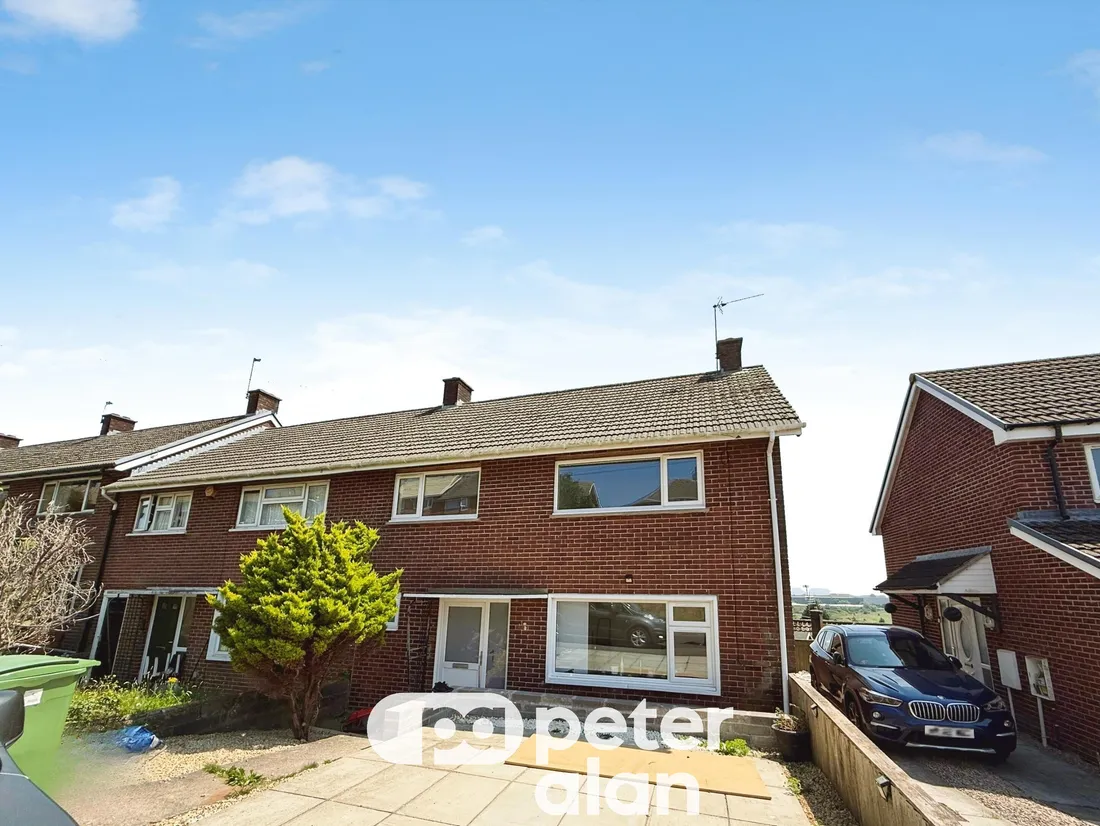 House Caer Castell Place in Cardiff