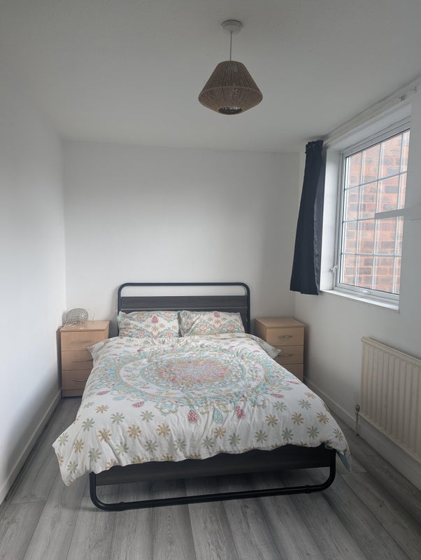 Room Chestnut Close in Greater London