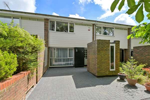 House Leaf Close in Greater London