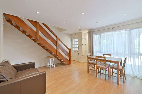 House Leaf Close in Greater London